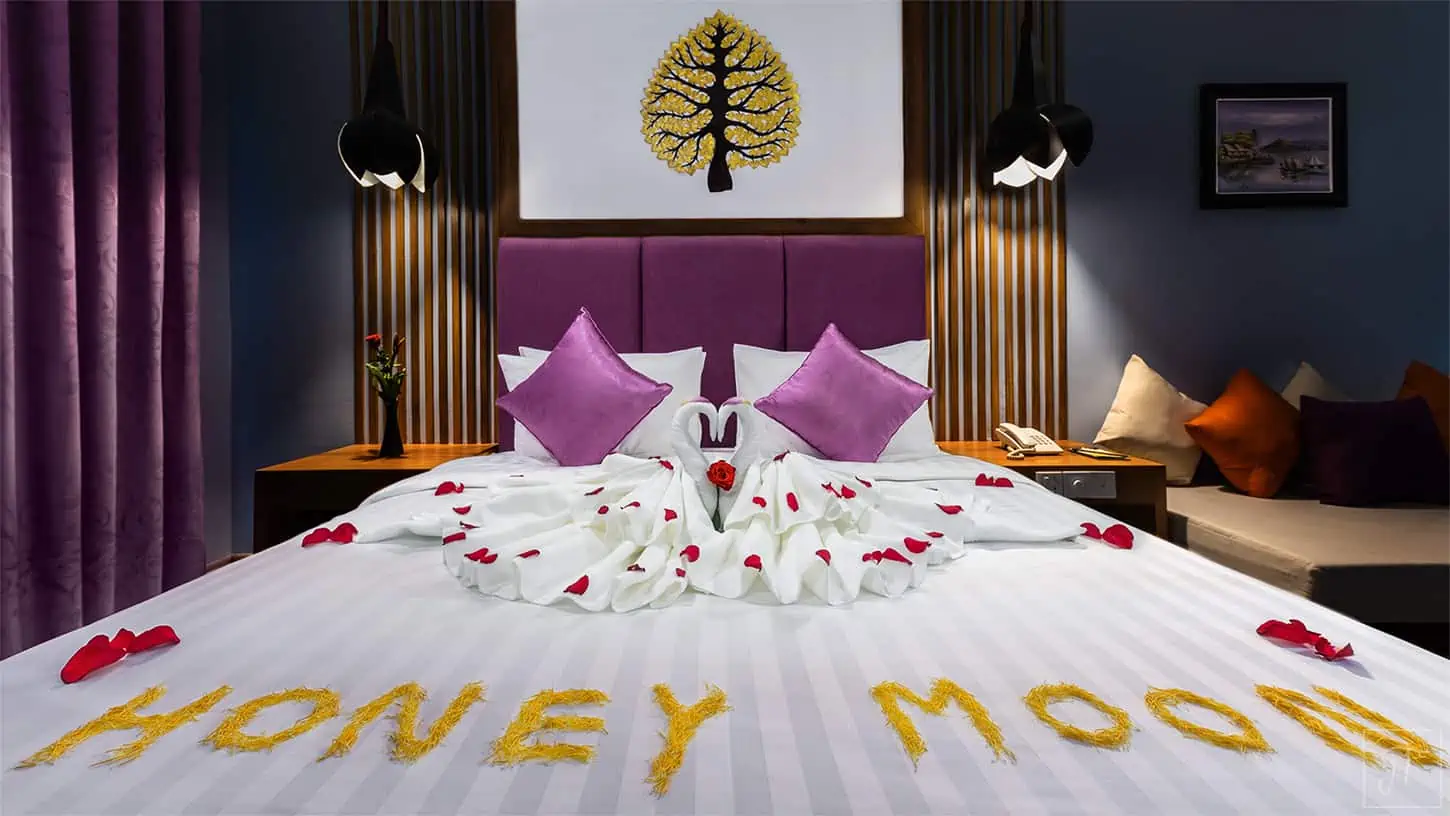 honeymoon room